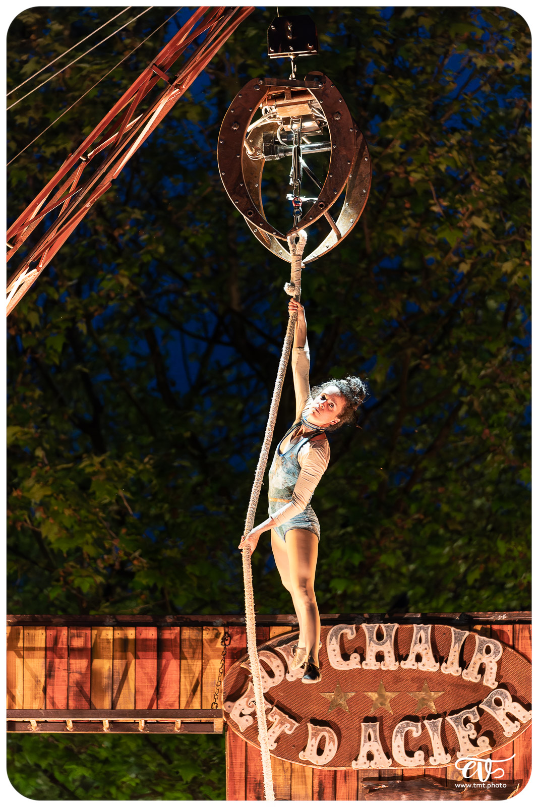 DE CHAIR ET D'ACIER (CIE 100 RACINES)